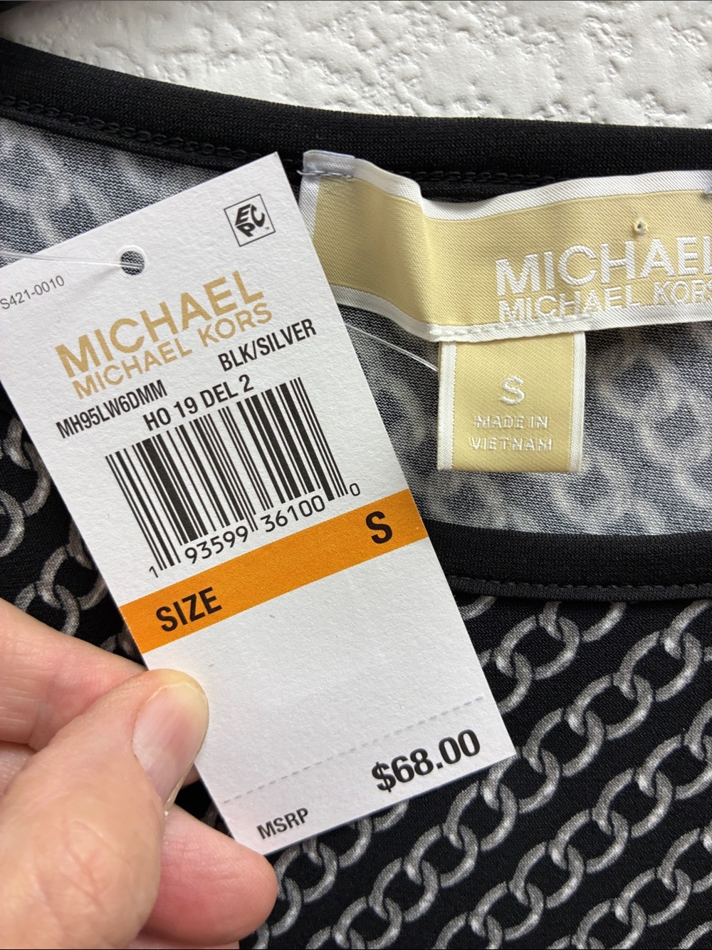 MICHAEL Michael Kors Black and White Diagonal Chain-Print Long-Sleeve Top - Picture 4 of 5